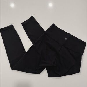Lululemon Women’s Black Cropped Leggings Sz 8